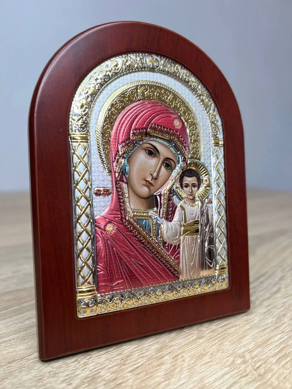 Икона арочная "Казанская БМ", красное дерево, эмаль 105х140