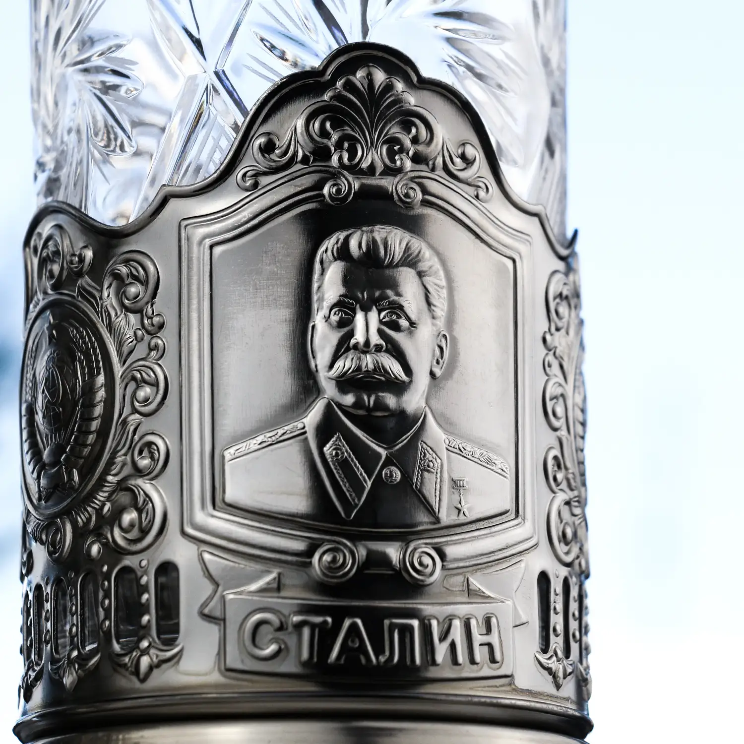 Фото Набор для чая "Сталин" никелированный с чернением с открыткой и значком №6
