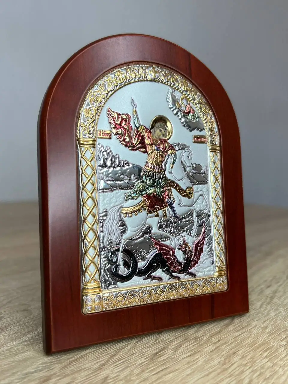 Икона арочная "Георгий Победоносец", красное дерево, эмаль 105х140