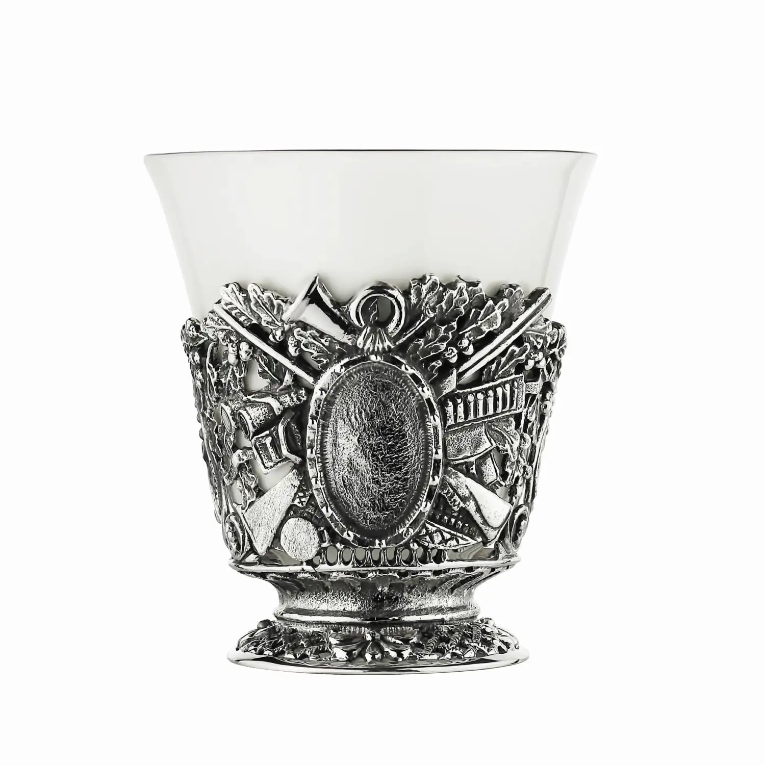 Чашка чайная "Охотничья с медальоном" посеребренная с чернением 
